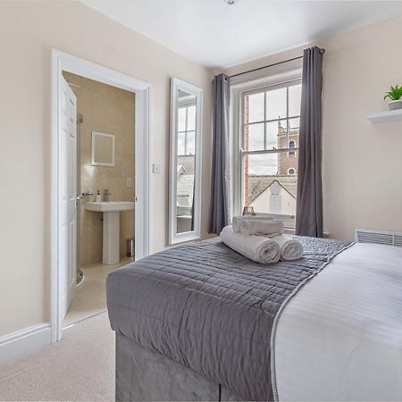 Guest Homes - Trinity Apartment Worcester Ngoại thất bức ảnh